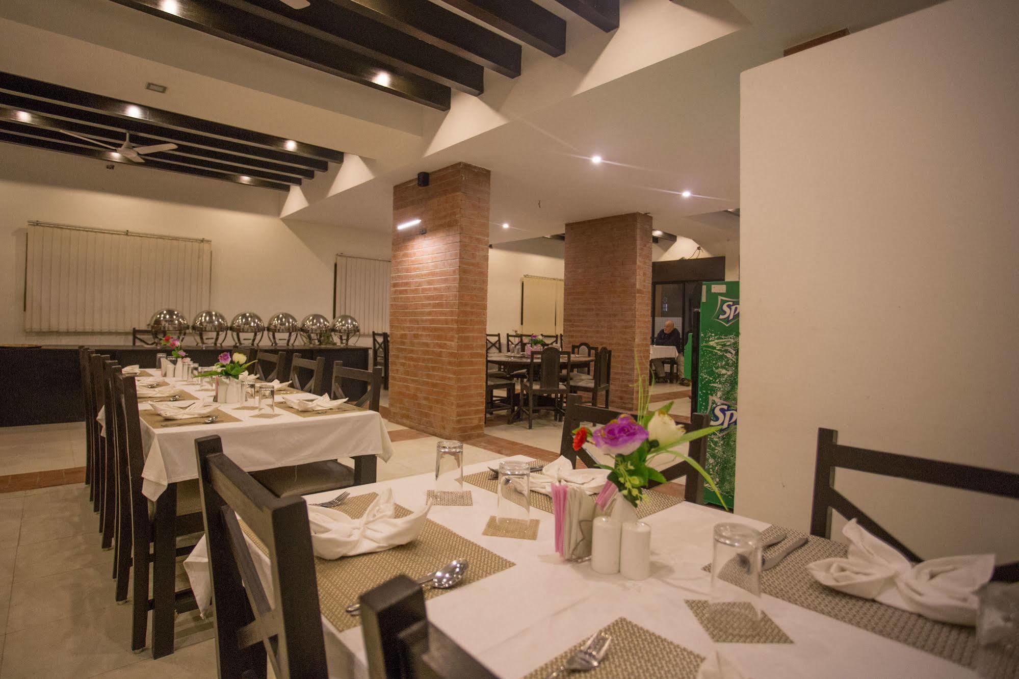 Hotel Ananda Inn Rummindei Zewnętrze zdjęcie