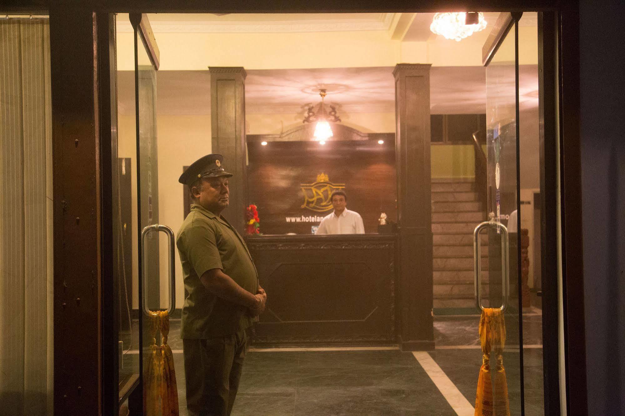 Hotel Ananda Inn Rummindei Zewnętrze zdjęcie